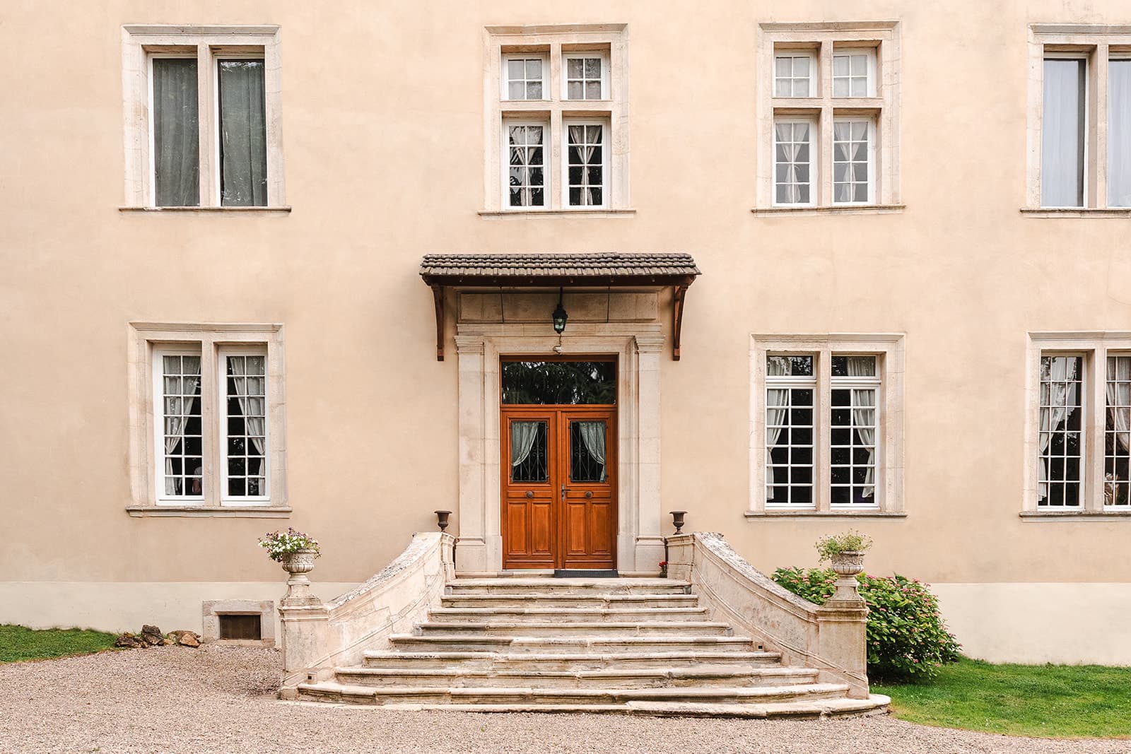 Facade chateau de Morey
